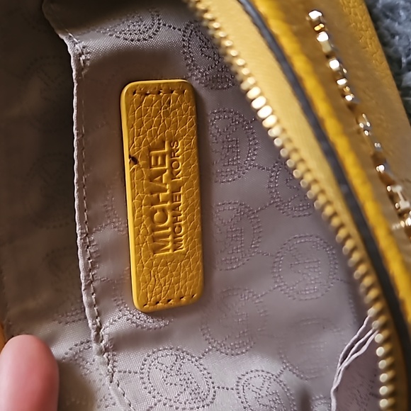 Michael Kors wristlet bag - Picture 3 of 5